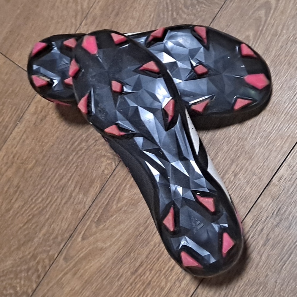 adidas predator accuracy soccer cleats - Picture 4 of 4